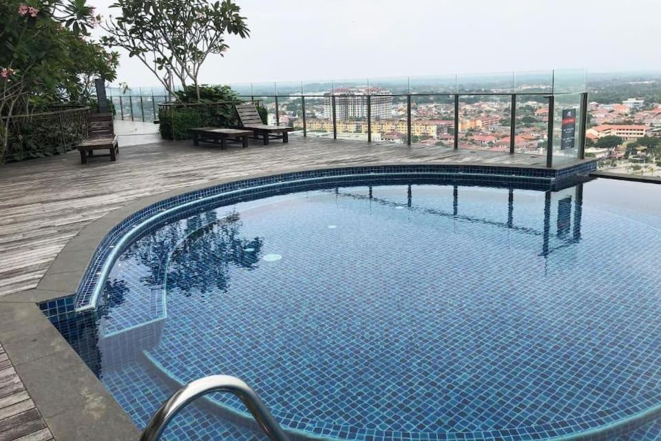 Silverscape Seaview Residences Melaka Exterior foto